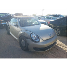 2015 Volkswagen Beetle 1.8 1.8L vin: 3VW517AT9FM******
