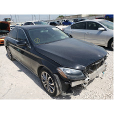 2018 Mercedes-Benz C 300 2.0L vin: 55SWF4JB8JU******