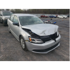 2013 Volkswagen Jetta Base 2.0L vin: 3VW2K7AJ3DM******