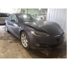 2020 Tesla Model S vin: 5YJSA1E2XLF******