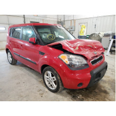 2011 Kia Soul + 2.0L vin: KNDJT2A23B7******