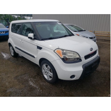 2011 Kia Soul + 2.0L vin: KNDJT2A24B7******