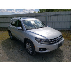 2012 Volkswagen Tiguan S 2.0L vin: WVGBV7AX2CW******