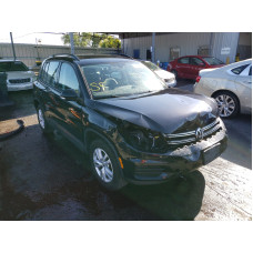 2017 Volkswagen Tiguan S 2.0L vin: WVGBV7AX2HK******