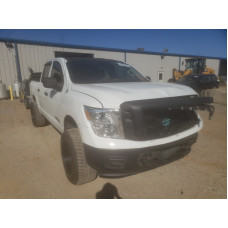 2017 Nissan Titan S 5.6L vin: 1N6AA1EK7HN******